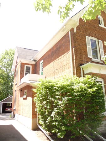 1 Side Yard